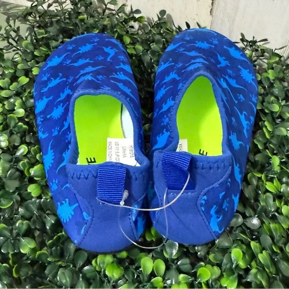 Blue Water Shoes with Perforated Design NEW - Picture 3 of 5